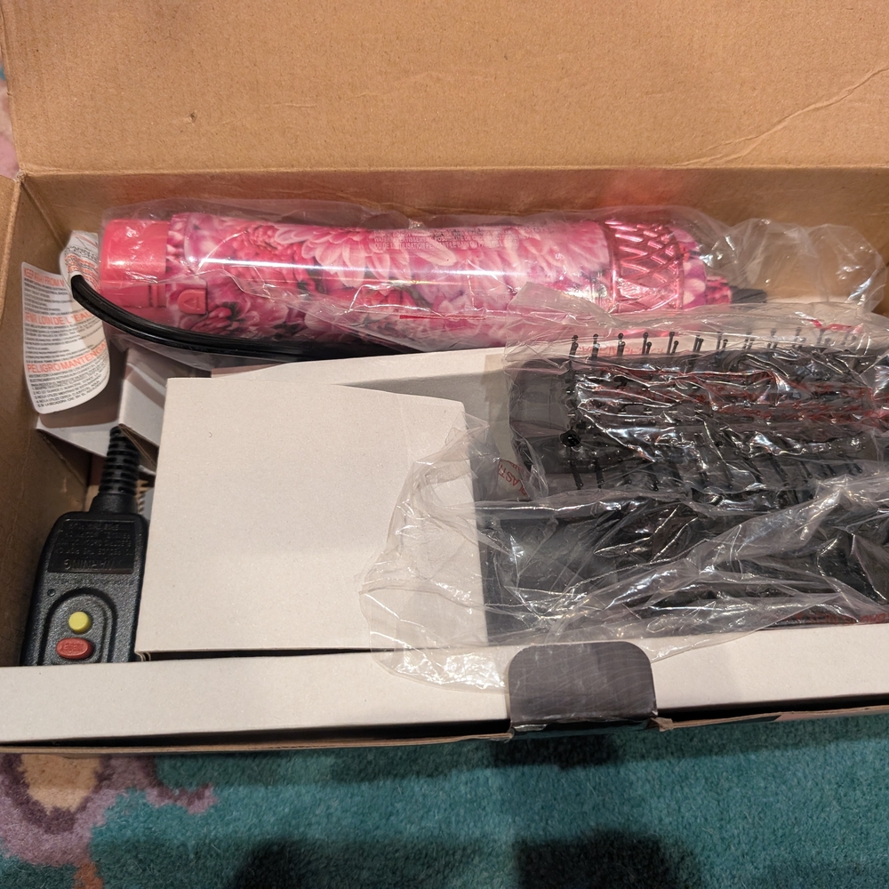 Calista Hair Drying Blowout Brush - Picture 3 of 7